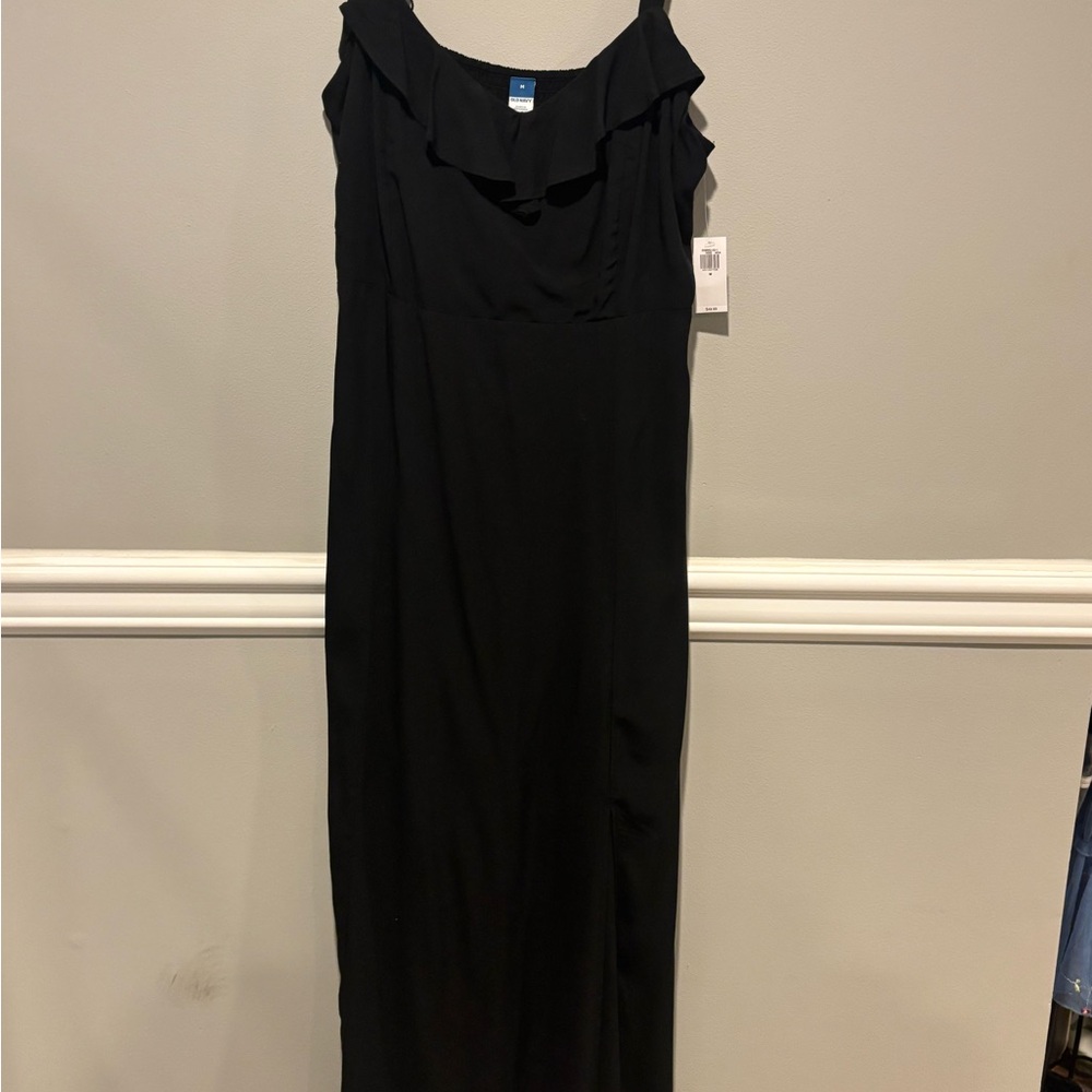 Women's Elegant Black Sleeveless Dress with Ruffles on the Top Front -NWT Size M